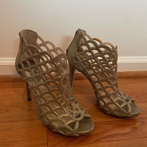 Vince Camuto Cage Champagne heels